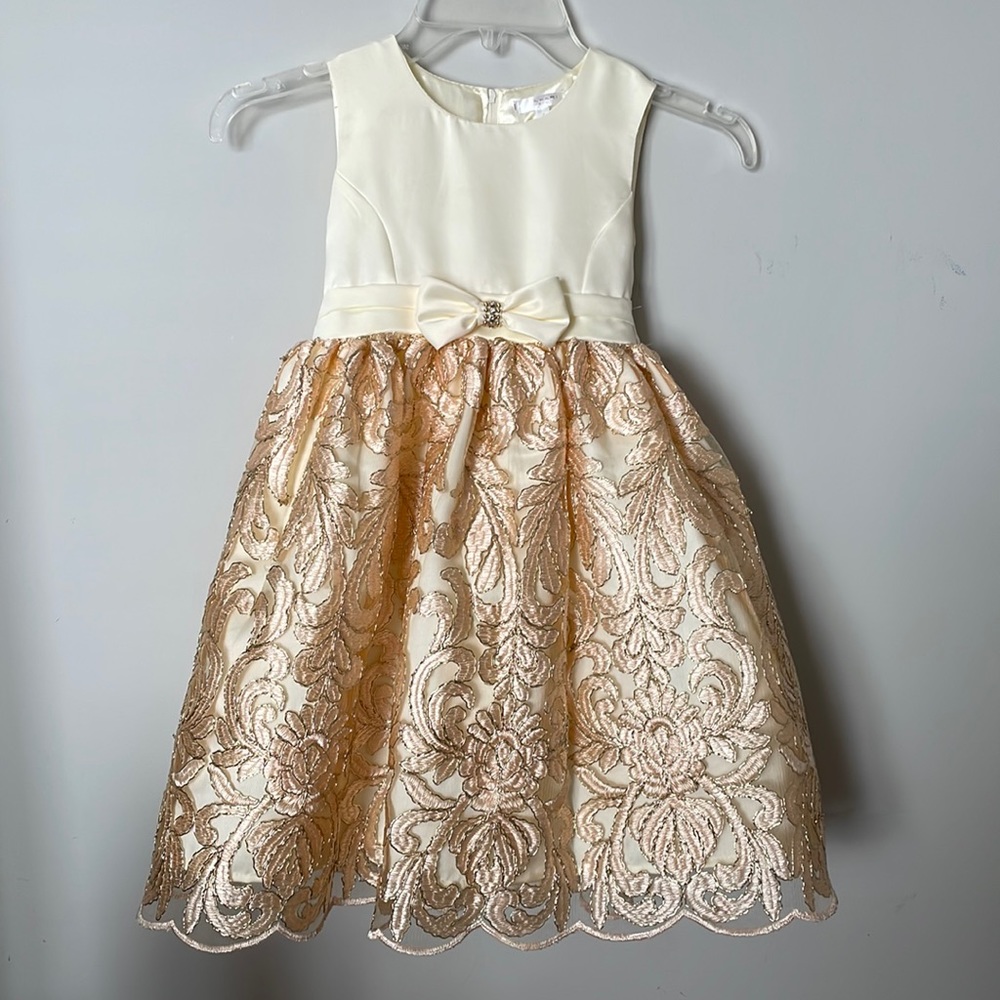 Tahari Girls Dress Size 5 Cream & Gold - Special Occasion - Beautiful Dress